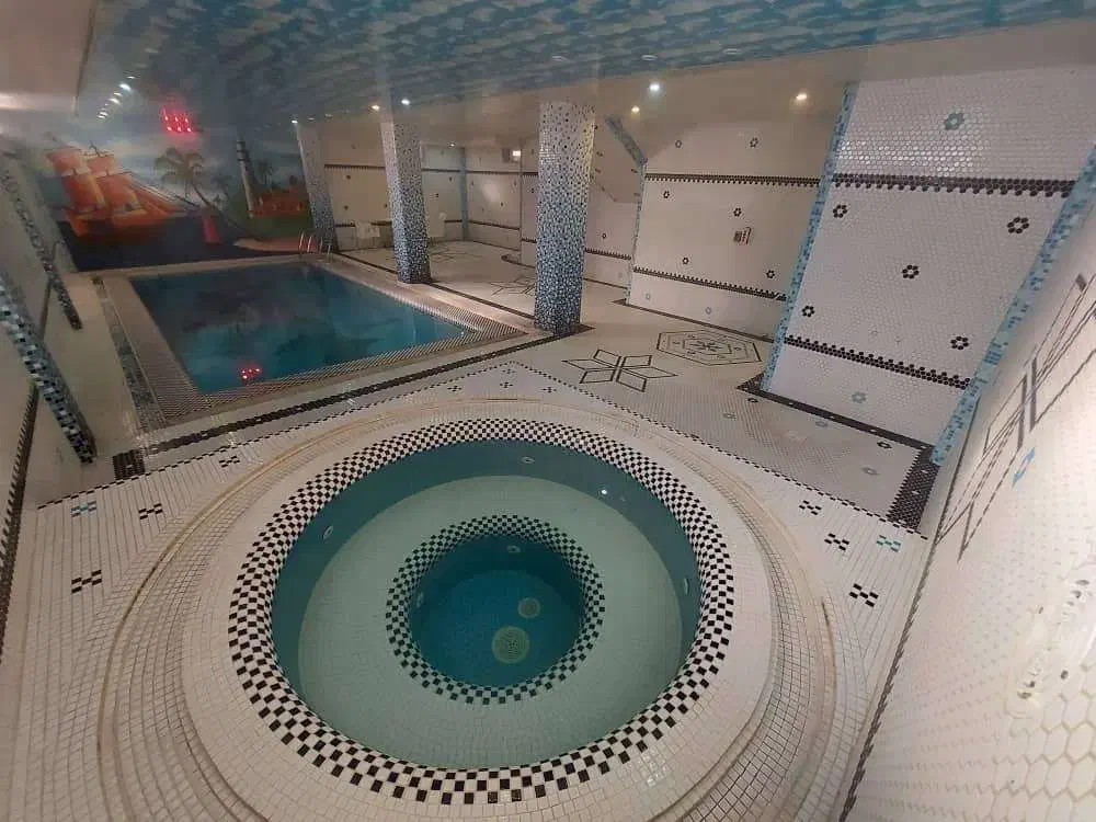 ویلا استخر آبگرم سرپوشیده مهمانی و دور همی|اجارهٔ کوتاه‌مدت ویلا و باغ|تهران, شهرک چیتگر|دیوار