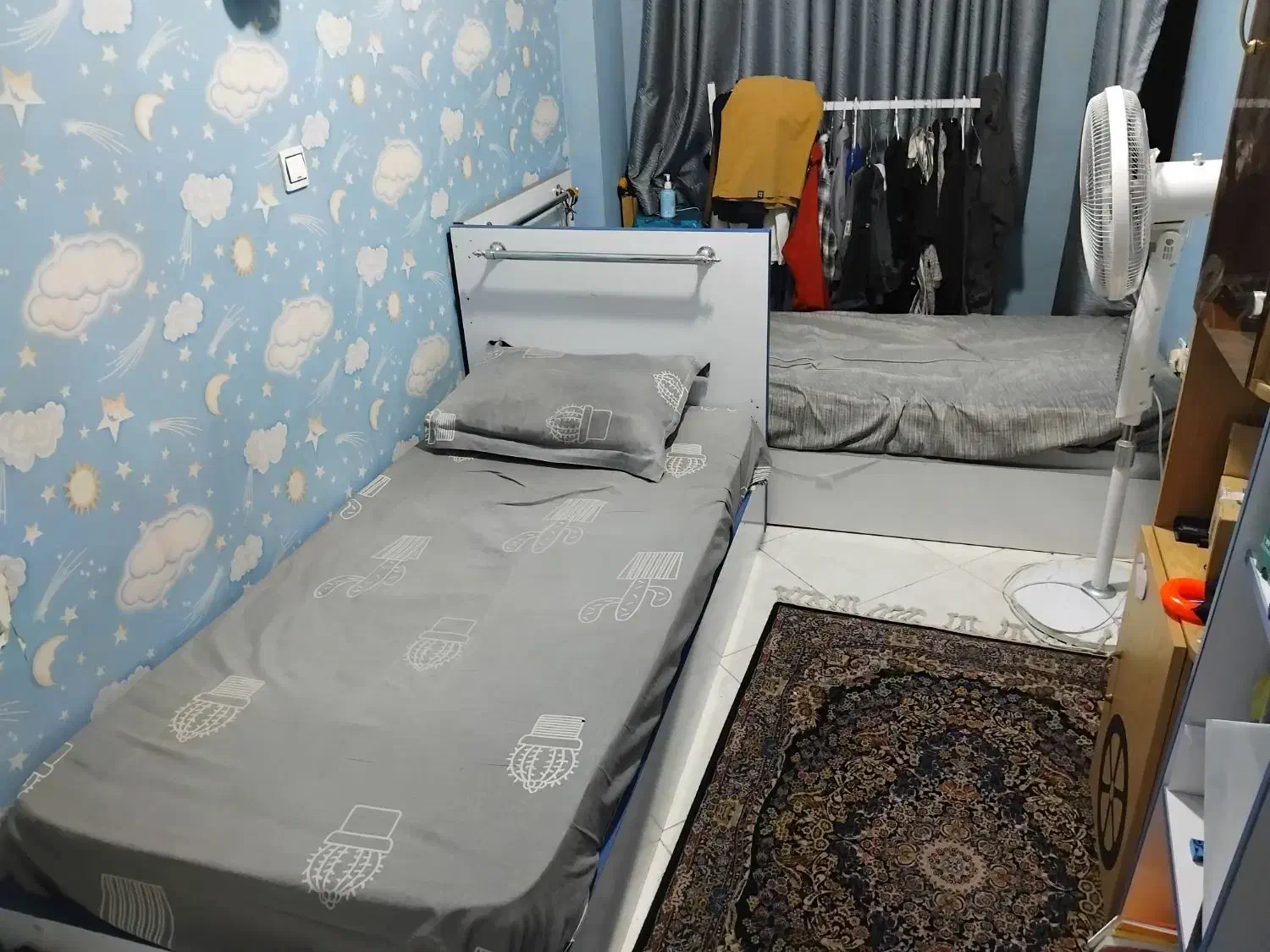 دو عدد تخت ۱ نفره|تخت و سرویس خواب|ری, دیلمان|دیوار