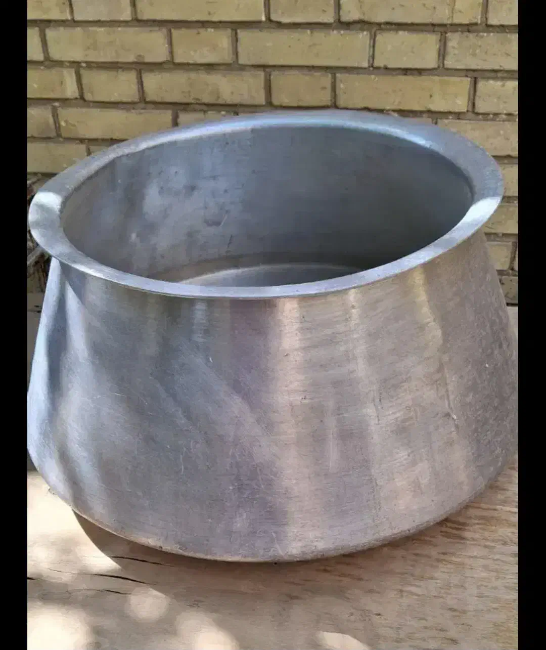 دیگ بزرگ|ظروف پخت‌وپز|شیراز, سینما سعدی|دیوار