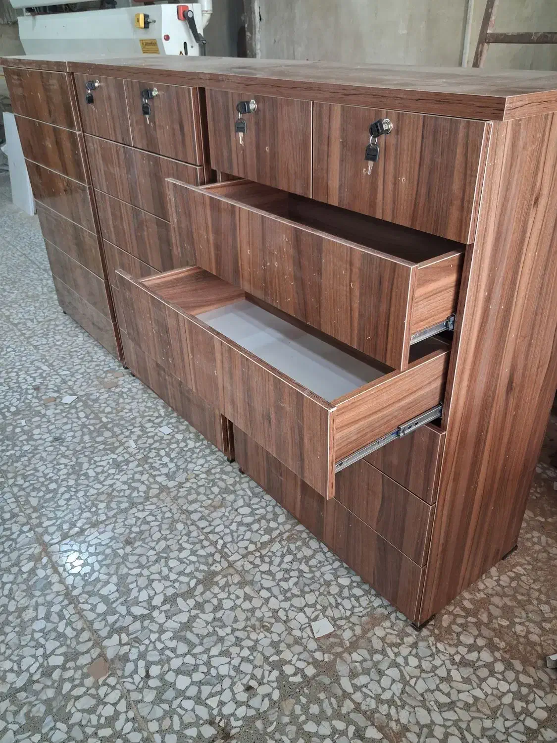 دراور|جاکفشی، کمد، دراور|اصفهان, ناصرخسرو|دیوار