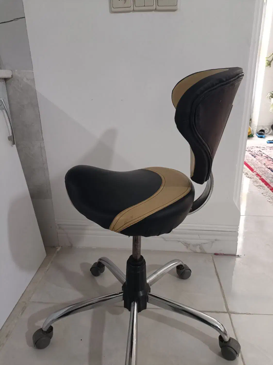 صندلی|صندلی و نیمکت|شیراز, سعدیه جنوبی|دیوار