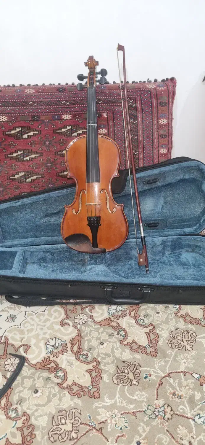 ویولن|ویولن|کلاله, |دیوار