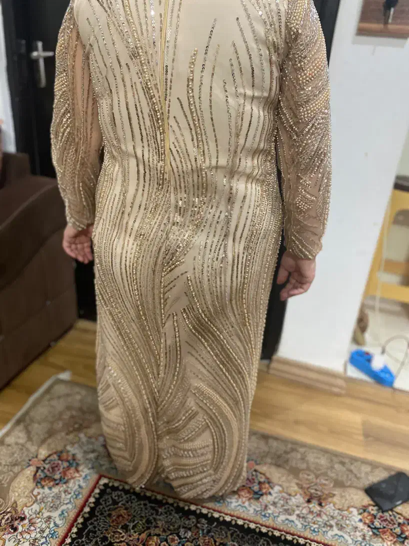 پیراهن مجلسی|لباس|رشت, ولکس|دیوار