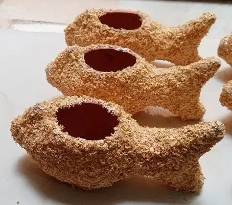 گلدان سفالی و گل مصنوعی|گل مصنوعی|شیراز, شهرک گلستان|دیوار