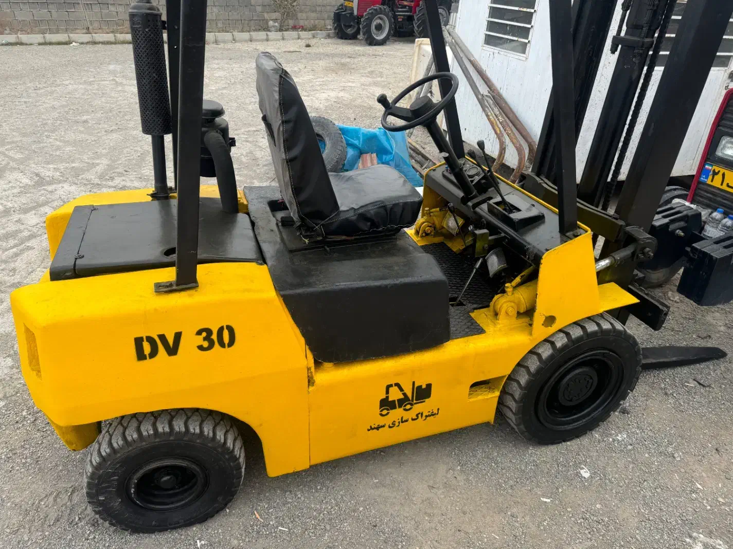 لیفتراک ۳تن سهند dv|خودرو سنگین|چهارباغ, |دیوار