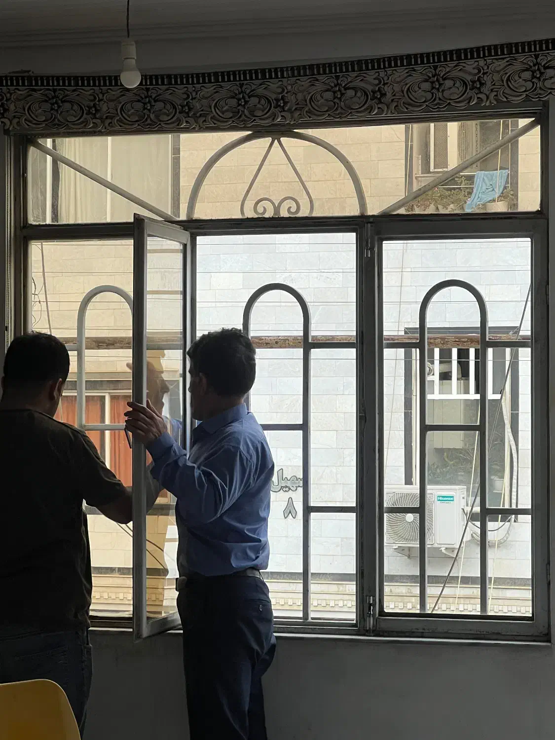 فروش ۳ عدد پنجره و شیشه دودی و میله پرده سالم باهم|مصالح و تجهیزات ساختمان|تالش, هشتپر|دیوار