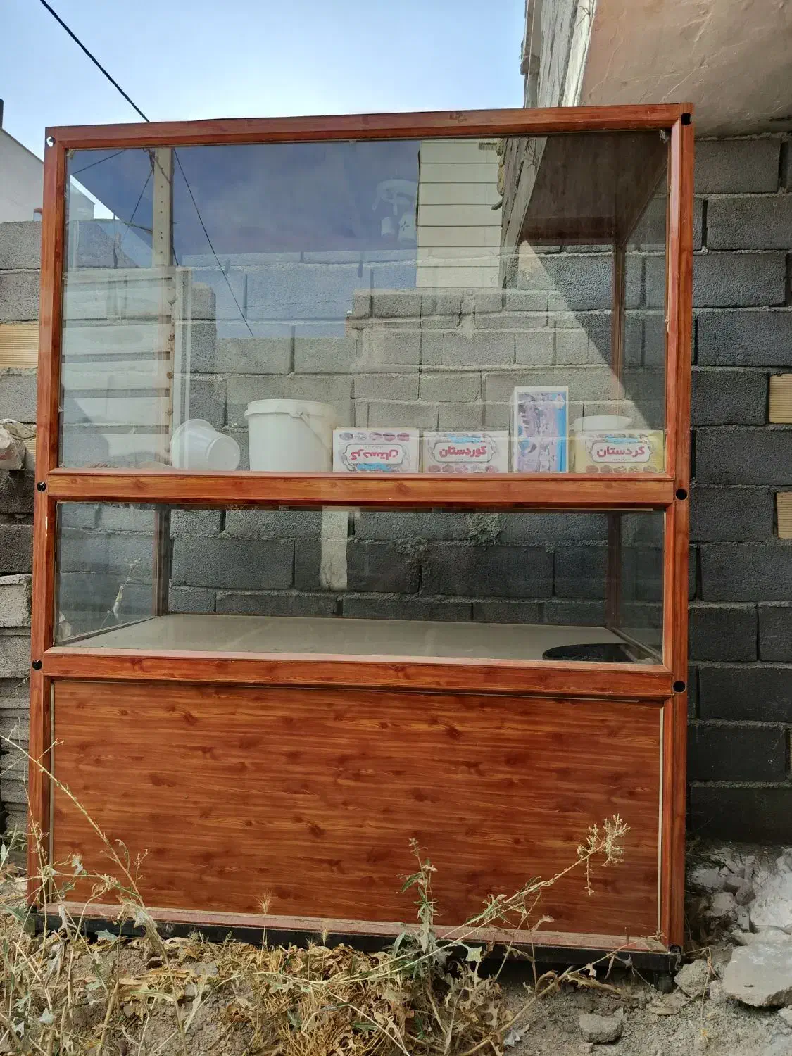 ویترین بزرگ در حد نو|بوفه، ویترین، کنسول|دهگلان, |دیوار