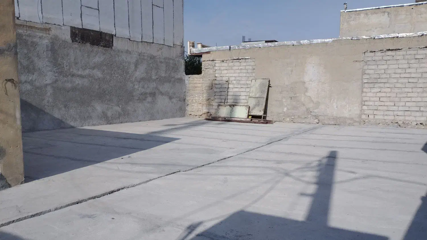 زمین محصور و کف بتن مناسب گاراژ، کارواش و...|اجارهٔ مغازه و غرفه|ایذه, |دیوار