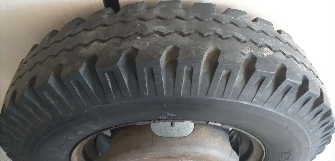 رینگ و لاستیک نیسان|قطعات یدکی و لوازم جانبی|خمینی‌شهر, |دیوار