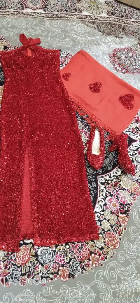 لباس مجلسی|لباس|بهارستان, |دیوار