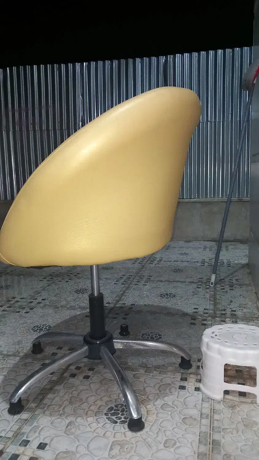 صندلی در حد نو بدون ایراد|صندلی و نیمکت|دره شهر, |دیوار