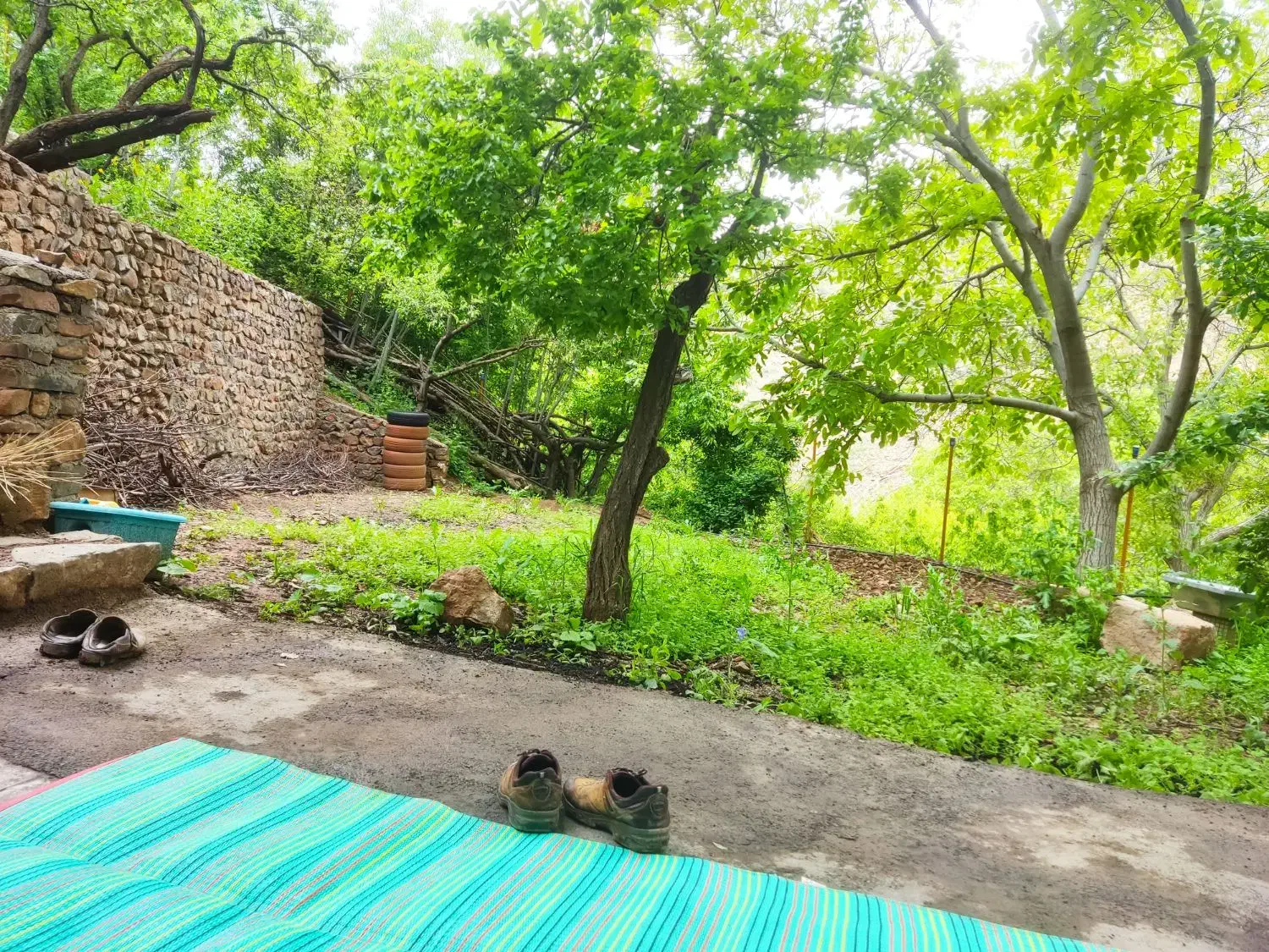 ۵۰۰ متر باغچه در دل کوهستان با بنا و کلبه ای سنتی|فروش زمین و ملک کلنگی|تهران, استخر|دیوار