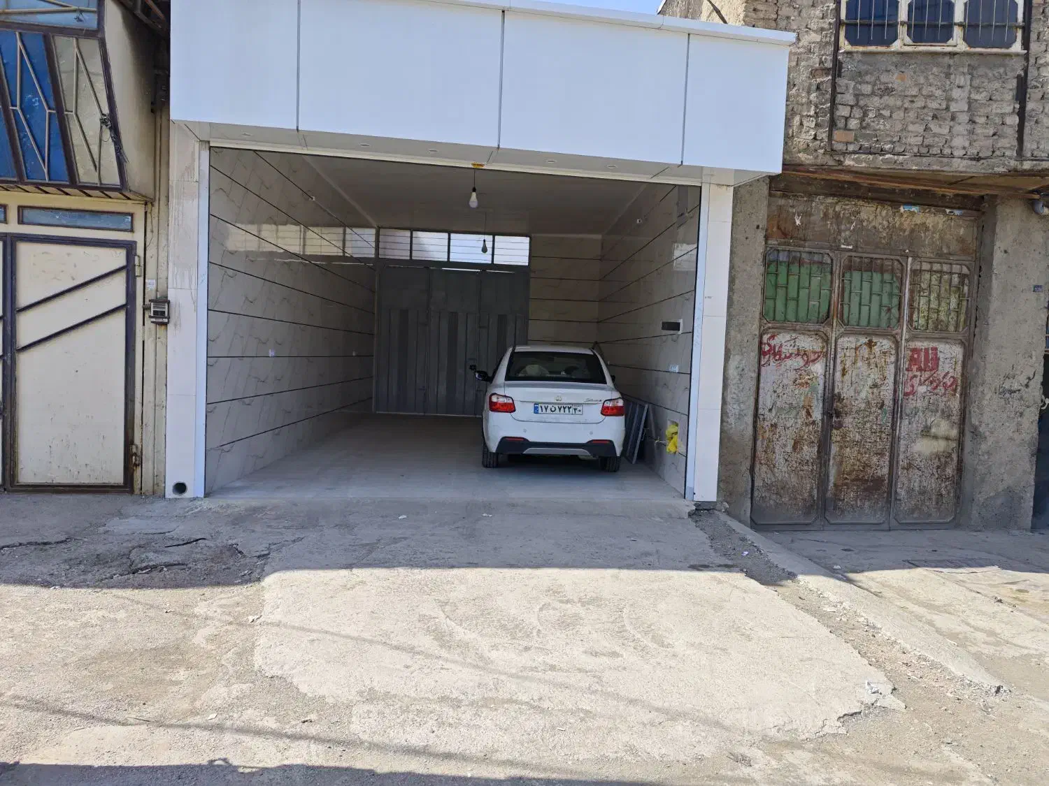 اجاره مغازه ۴۲متری با ۹۰متر زمین انباری|اجارهٔ مغازه و غرفه|بروجرد, |دیوار