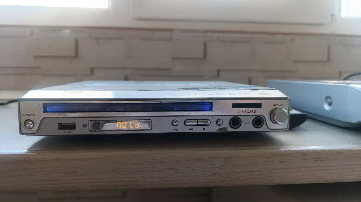 دو عدد دستگاه دی وی دی|پخش‌کننده DVD و ویدیو|سبزوار, پیام|دیوار