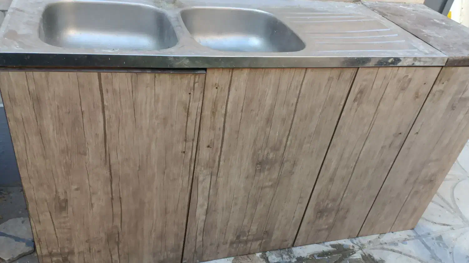 سینک ظرفشویی وهود|آب‌چکان و نظم‌دهنده ظروف|صدرا-فارس, فاز ۱|دیوار