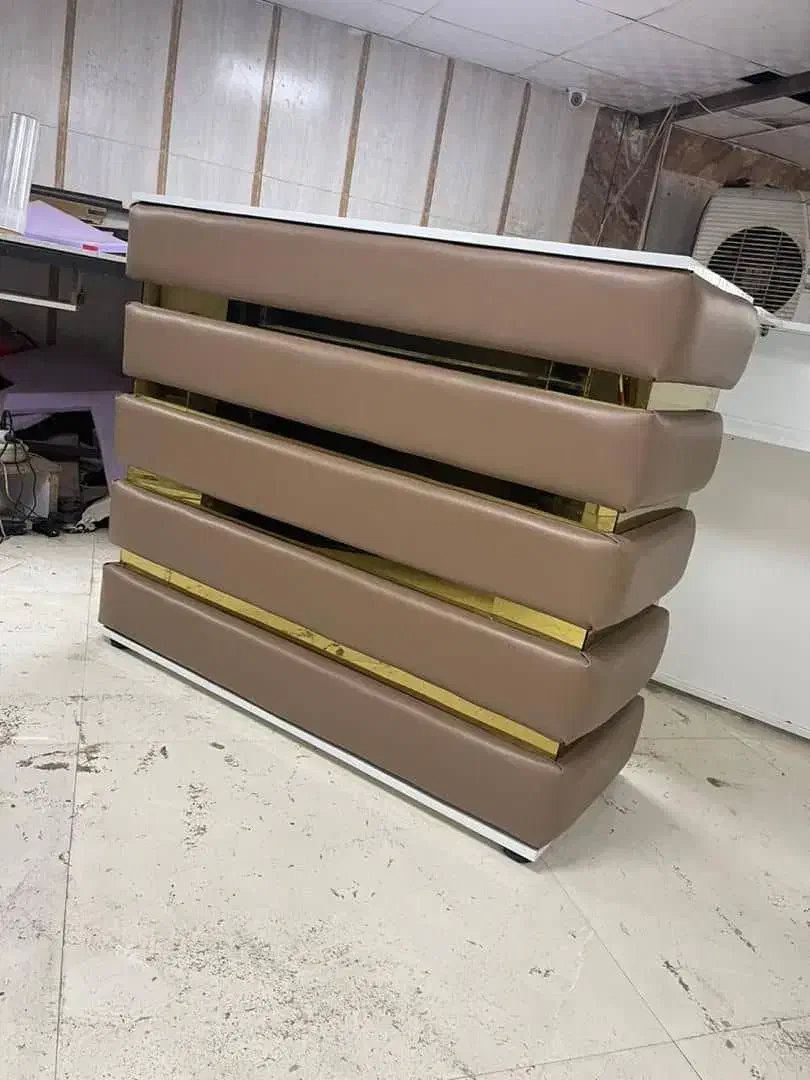 کانتر منشی بغل پارچه و رنگ بندی|آرایشگاه و سالنهای زیبایی|ارومیه, |دیوار