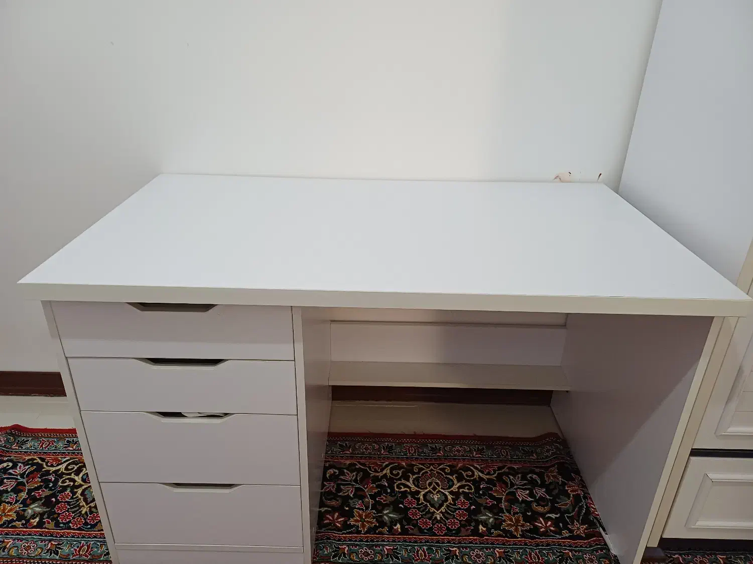 میز تحریر سفید|میز تحریر و کامپیوتر|قم, مهدیه|دیوار