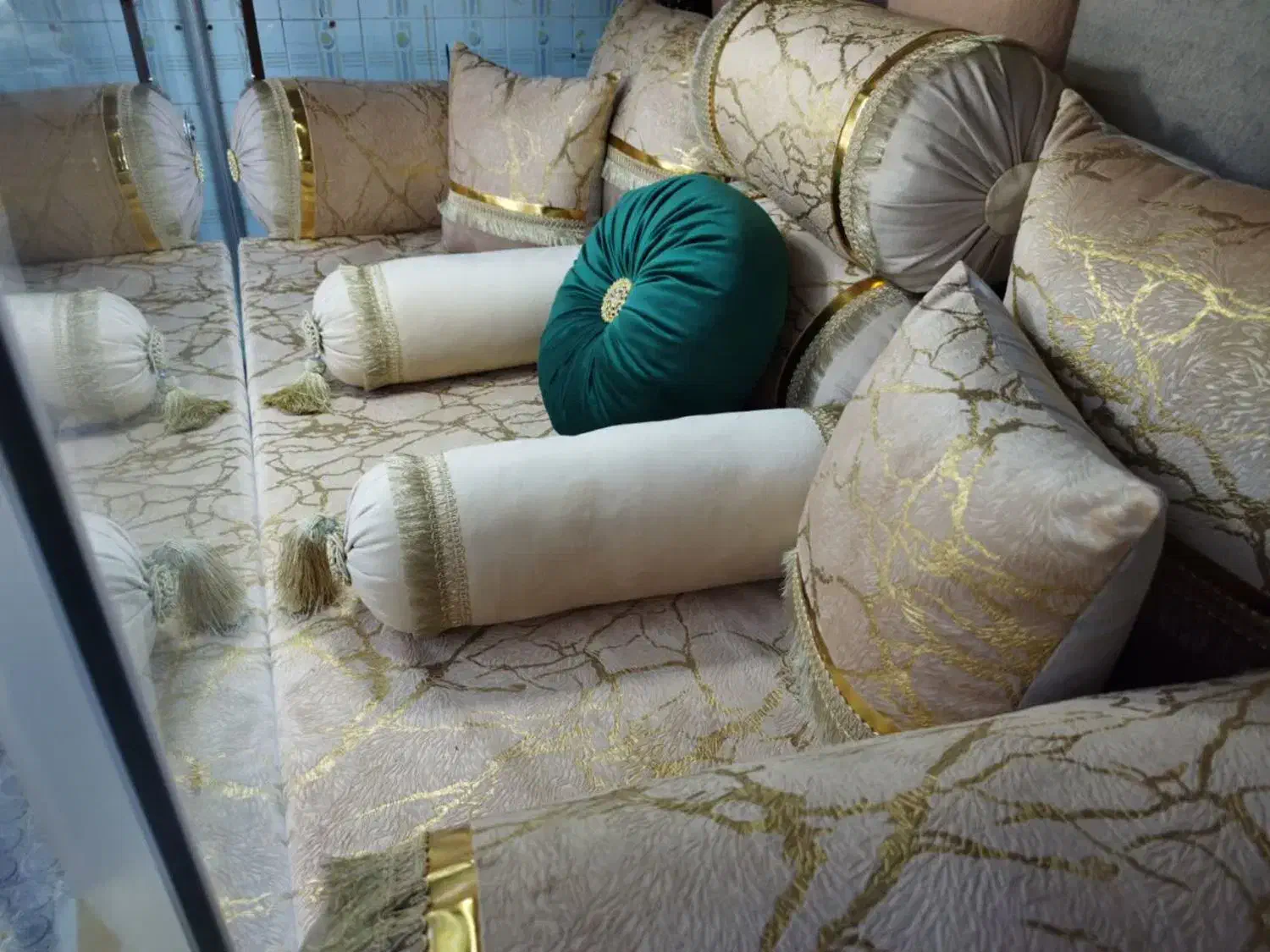 شاهنشین|مبلمان خانگی و میز عسلی|الشتر, |دیوار