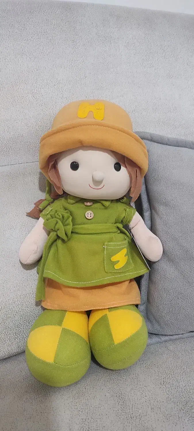 عروسک|اسباب‌‌بازی|قم, بنیاد|دیوار