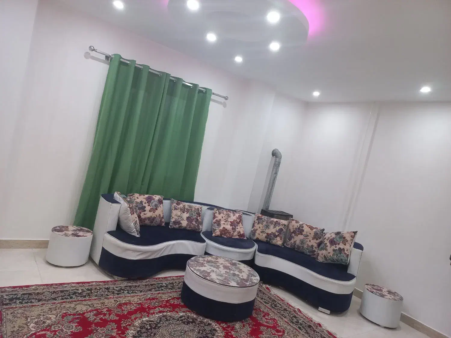 یک واحد با تمام امکانات به صورت ماهانه و روزانه|اجارهٔ کوتاه‌مدت آپارتمان و سوئیت|کوچصفهان, |دیوار