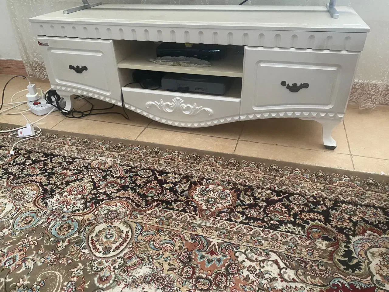 بوفه،میزتلوزیون|بوفه، ویترین، کنسول|صومعه‌سرا, |دیوار