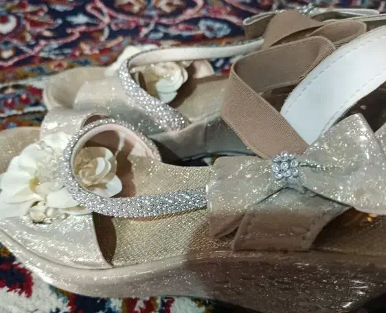 صندل|کیف، کفش، کمربند|زابل, |دیوار