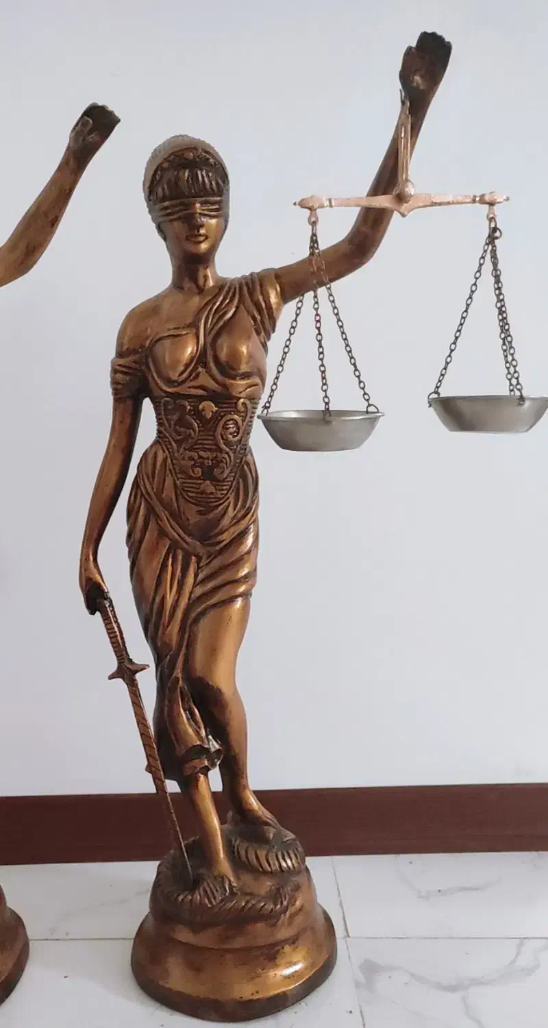 فرشته عدالت|مجسمه، تندیس، ماکت|پاکدشت, پاکدشت (مامازند)|دیوار