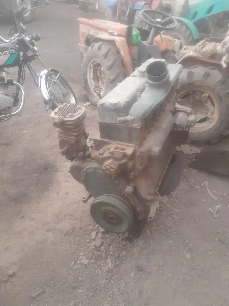 موتور اتوبوس ۳۰۲|قطعات یدکی و لوازم جانبی|تربتحیدریه, حیدرآباد|دیوار