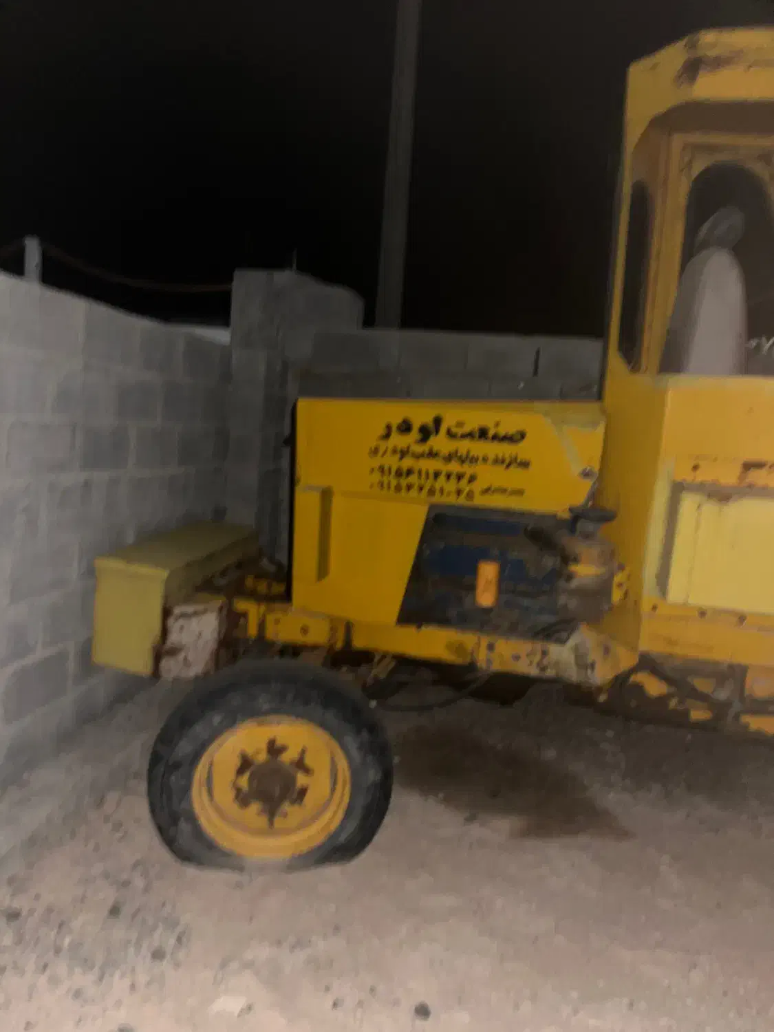 فروش  ترا لودر  (تراکتور بیل عقب)|خودرو سنگین|قلعه گنج, |دیوار