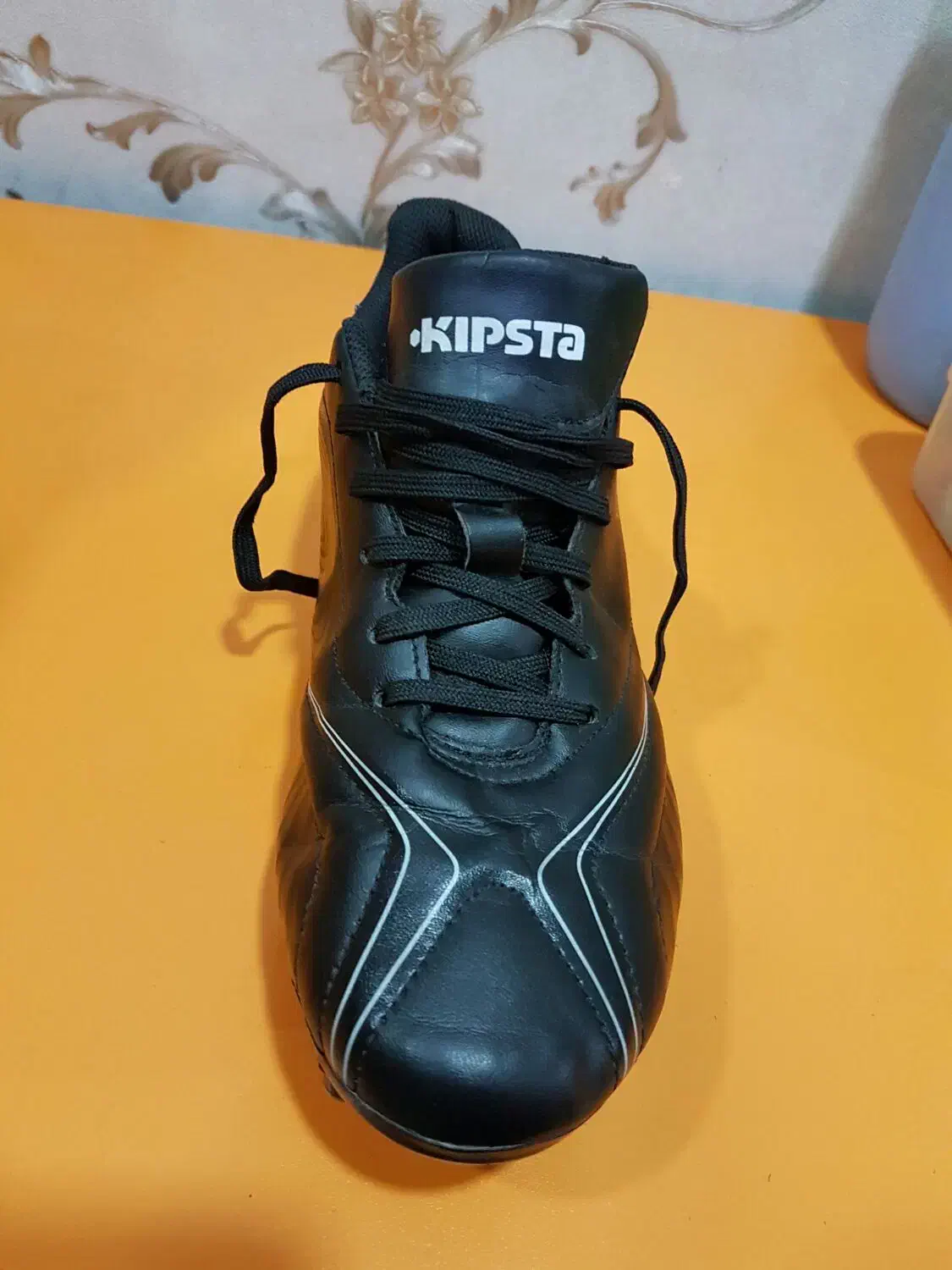 کفش فوتبال|تجهیزات ورزشی|بهبهان, |دیوار