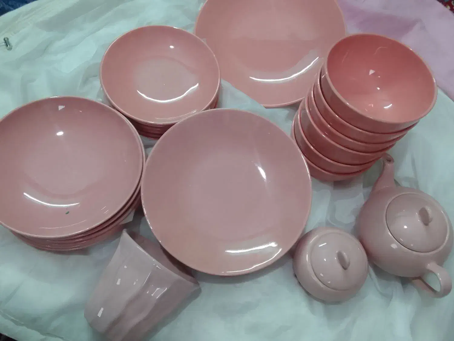 ظروف سرامیکی رنگی|ظروف سرو و پذیرایی|بجنورد, |دیوار