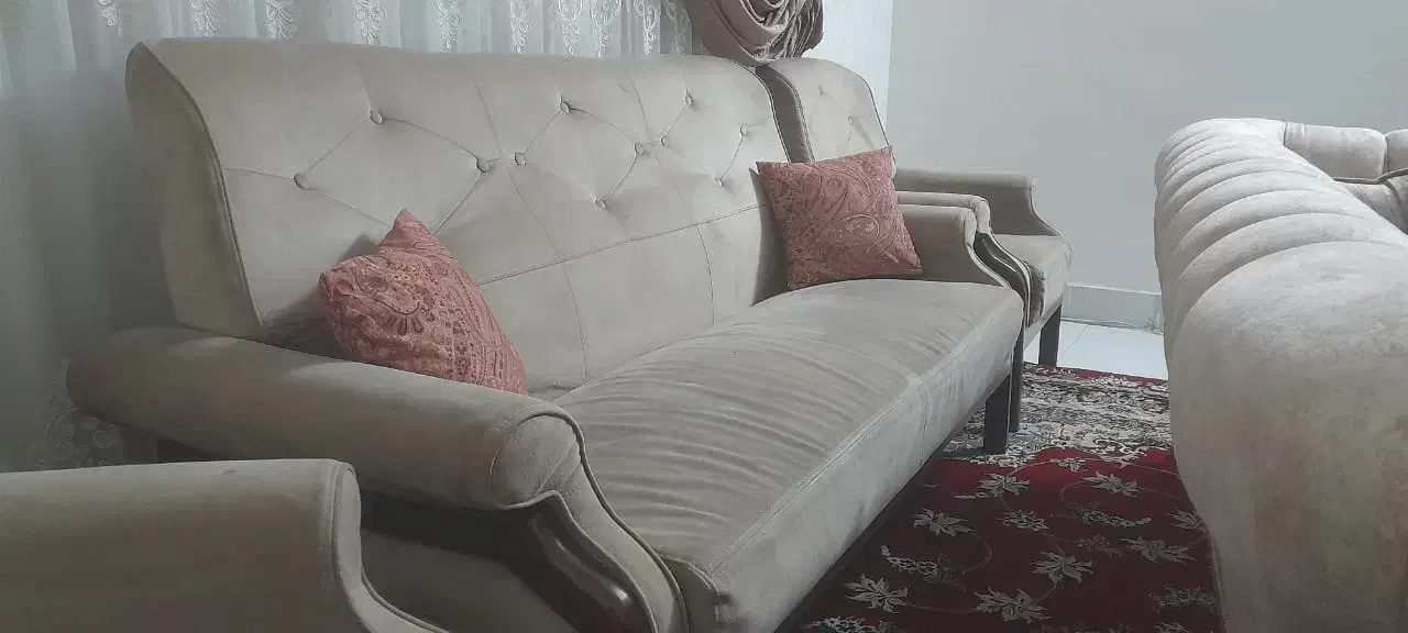 مبل ۷ نفره|مبلمان خانگی و میز عسلی|قم, سراجه (۱۵ خرداد)|دیوار