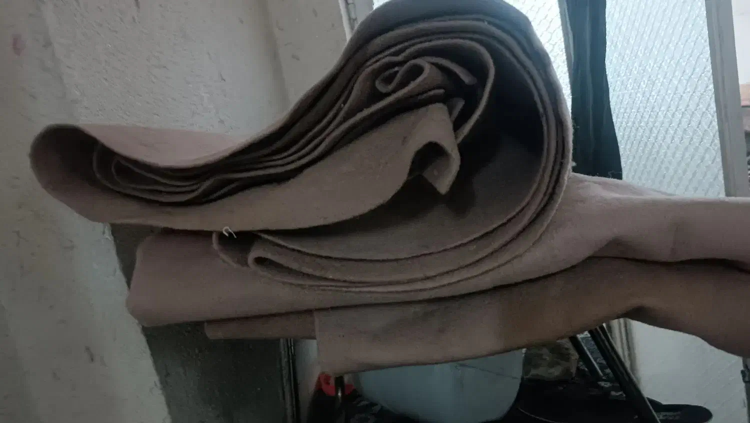 موکت کار کرده و همراه میز عسلی. جلو مبلی|موکت|معصومیه, |دیوار