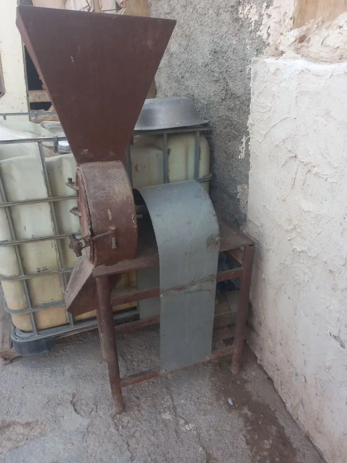 در حد تو انبار مونده کار نکرده|ماشین‌آلات صنعتی|تاکستان, |دیوار