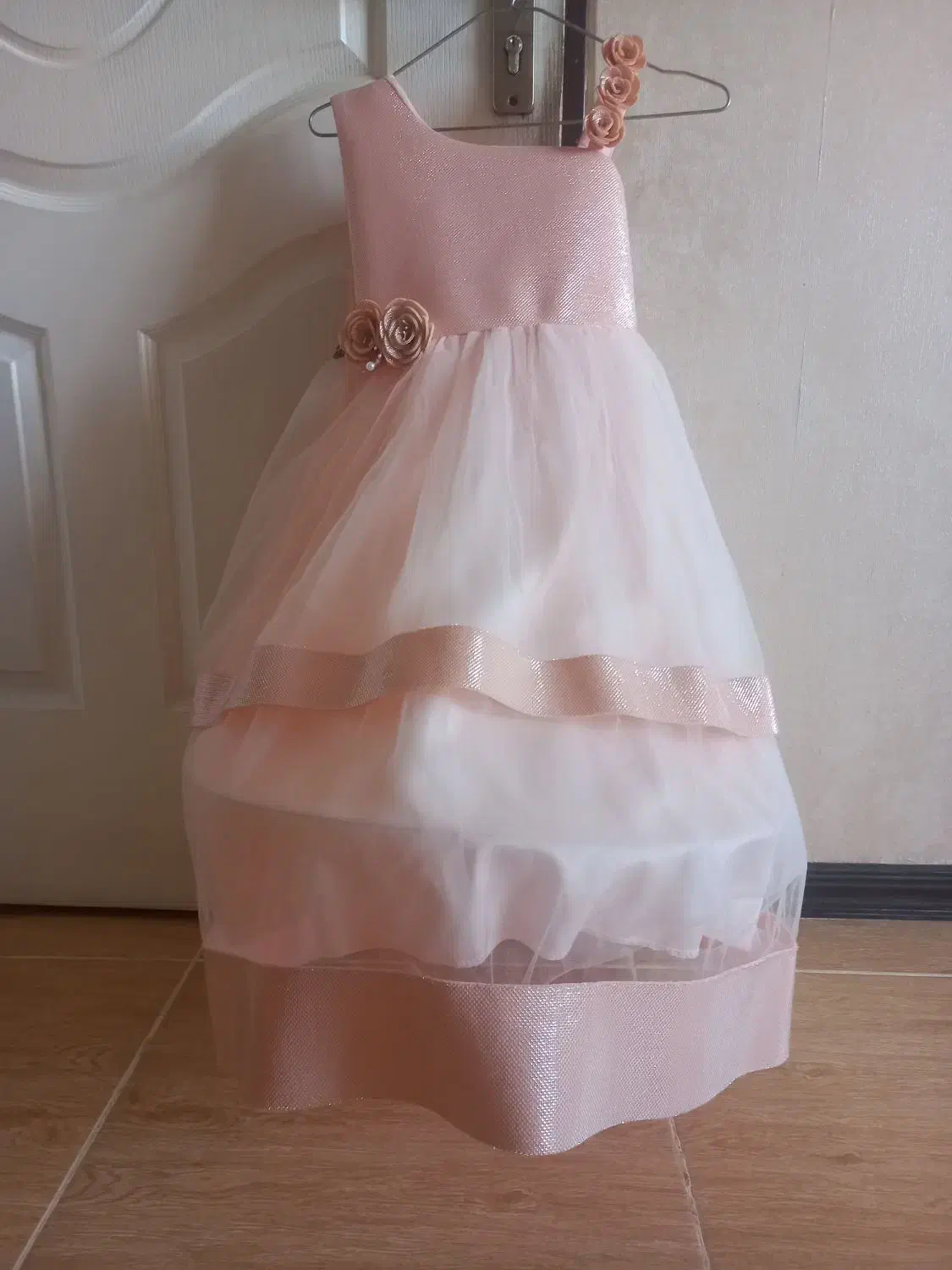 لباس‌های مجلسی دخترانه وپسرانه زیبا ودر حد نو|کفش و لباس بچه|سنندج, |دیوار