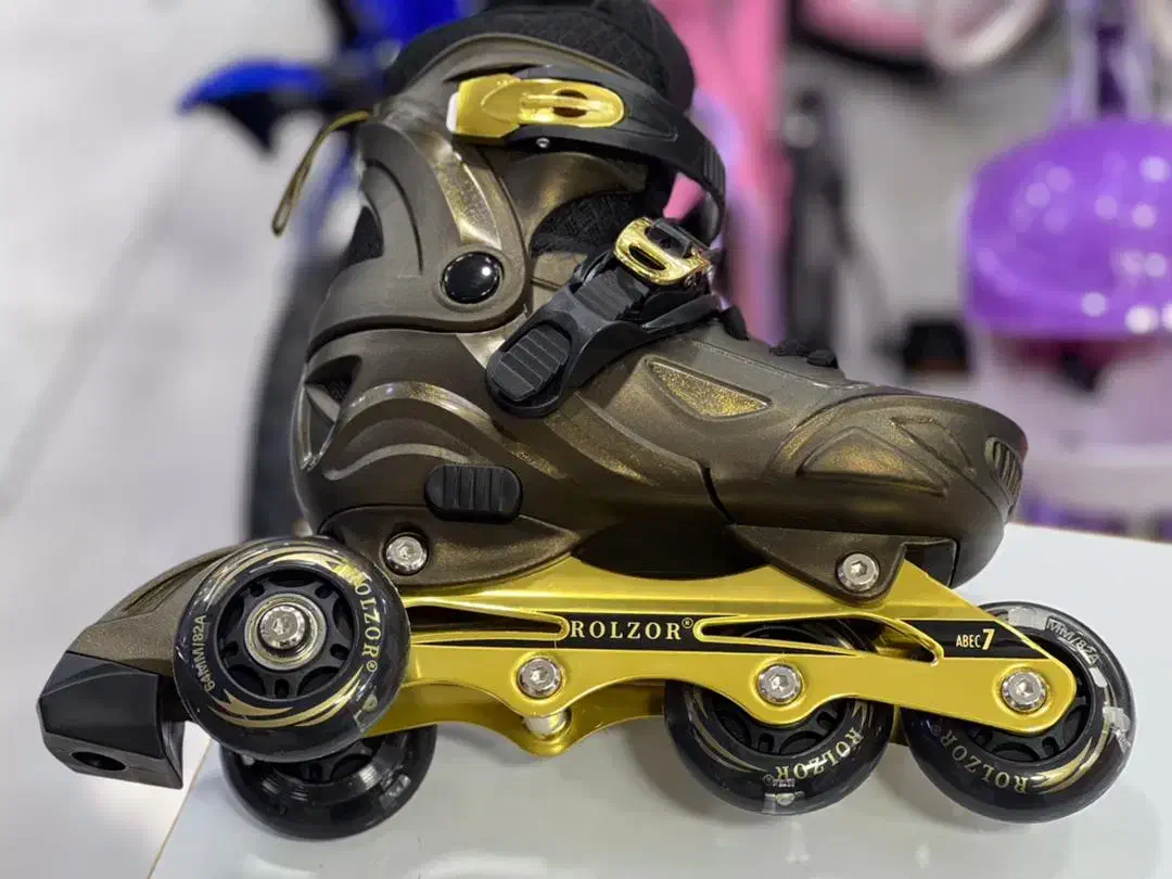 کفش اسکیت|دوچرخه، اسکیت، اسکوتر|قائن, |دیوار