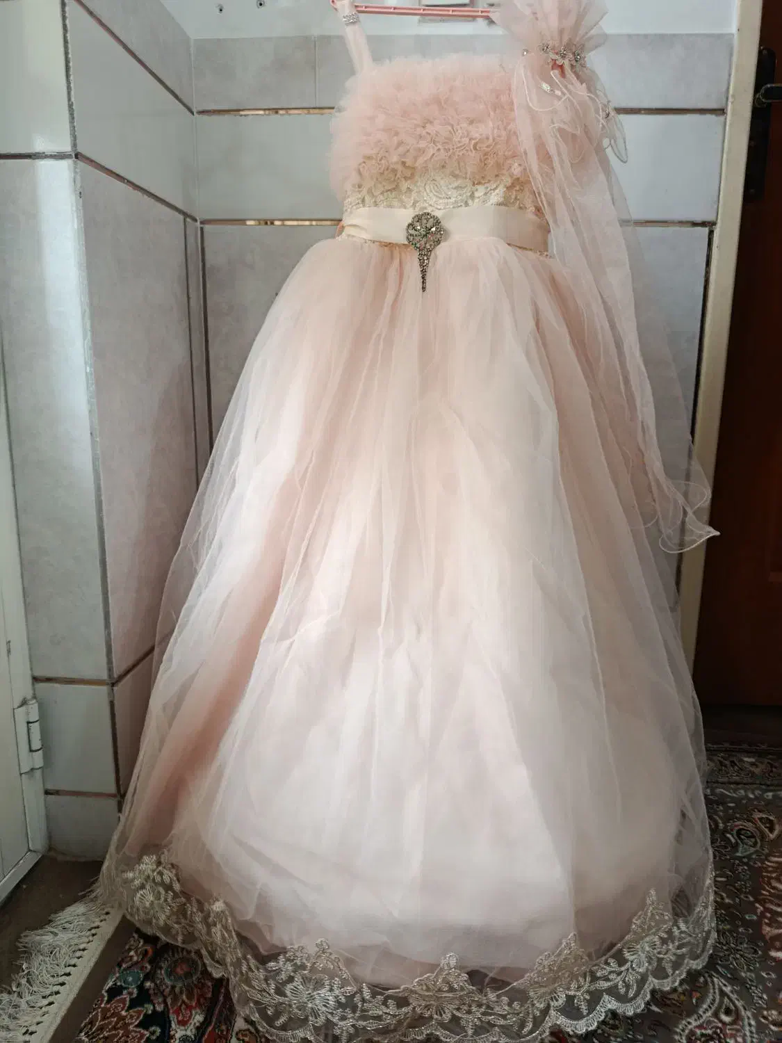 لباس مجلسی|لباس|ابریشم, |دیوار