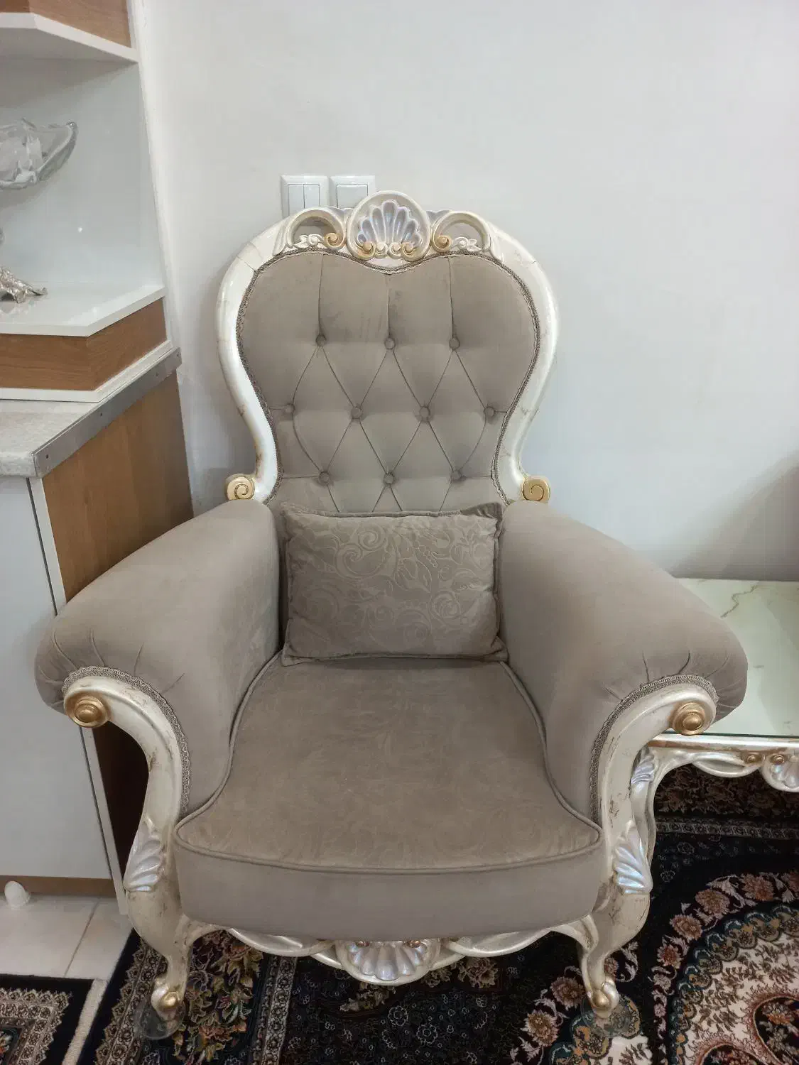 مبل سلطنتی و میز غذاخوری|مبلمان خانگی و میز عسلی|اراک, |دیوار