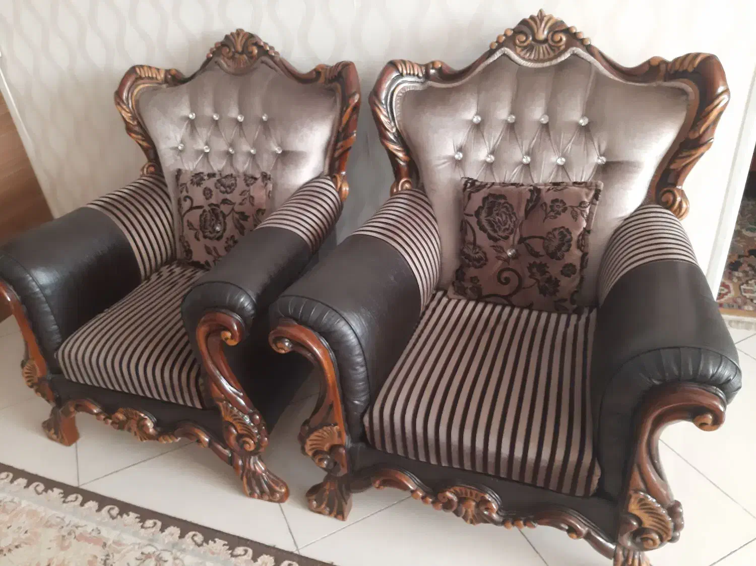 مبلمان چوب وچرم ومخمل ترک|مبلمان خانگی و میز عسلی|تهران, شهرآرا|دیوار