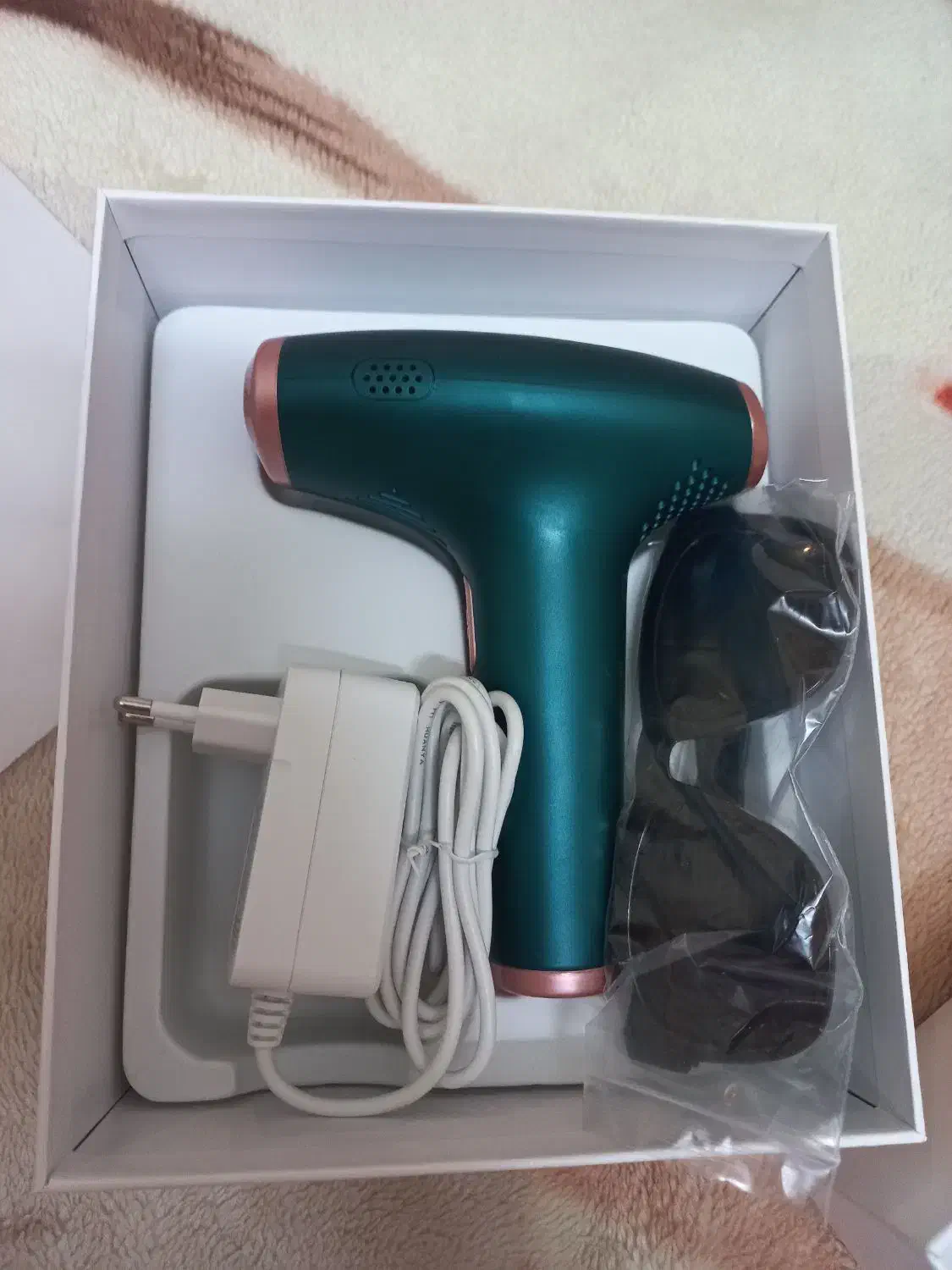 دستگاه لیزر خانگی فیلیپس|آرایشی، بهداشتی، درمانی|اردبیل, |دیوار