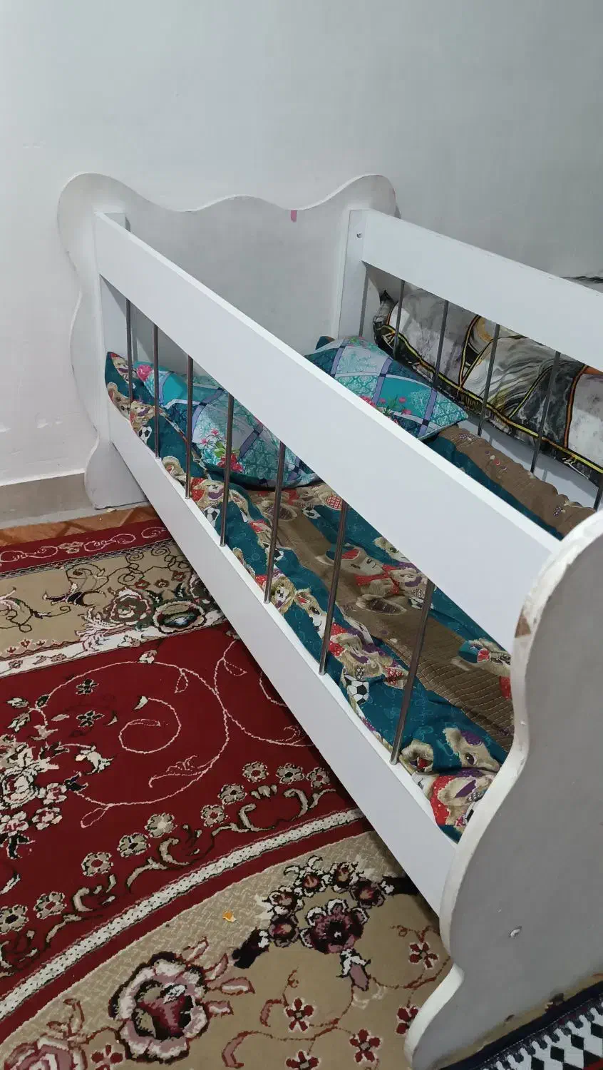 تخت کودک سایز بزرگ|تخت و سرویس خواب|باوی, |دیوار