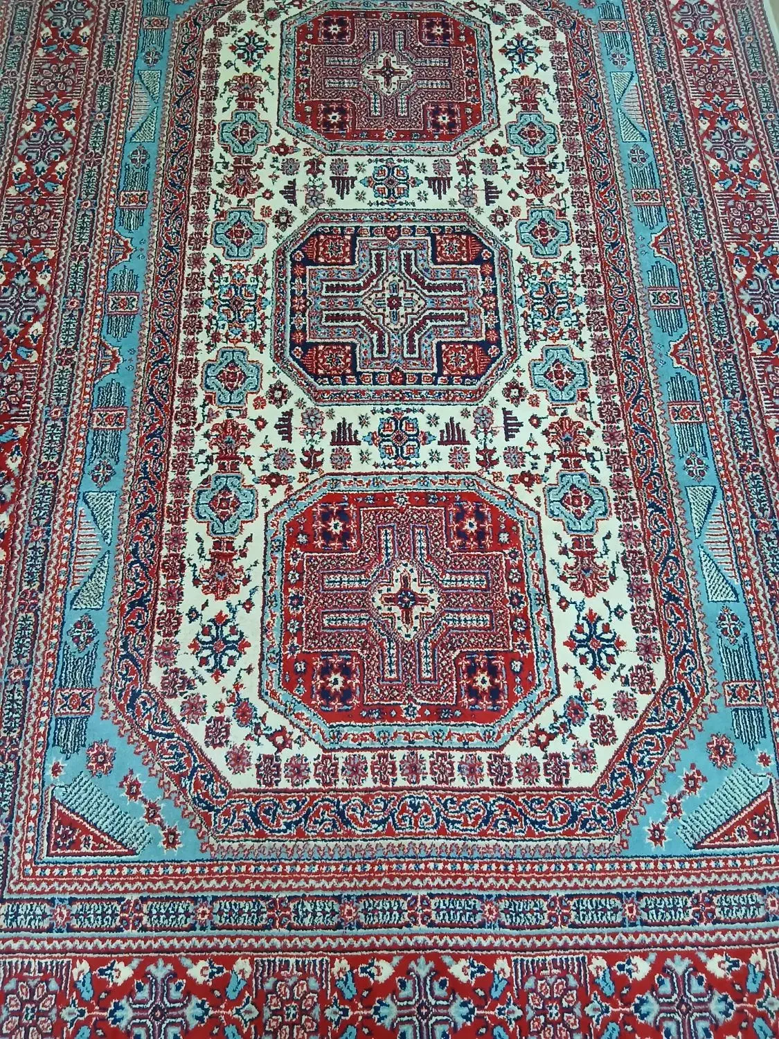 فرش|فرش|رشت, دروازه لاکان|دیوار