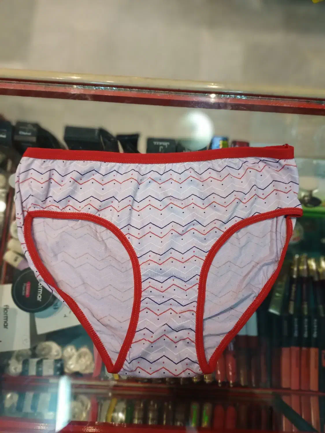 لباس زیر|لباس|کاشان, ملک آباد|دیوار