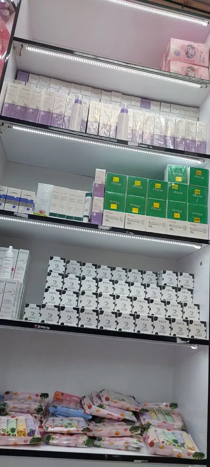 نیازمند فروشنده لوازم ارایشی|استخدام بازاریابی و فروش|شیراز, بازار|دیوار