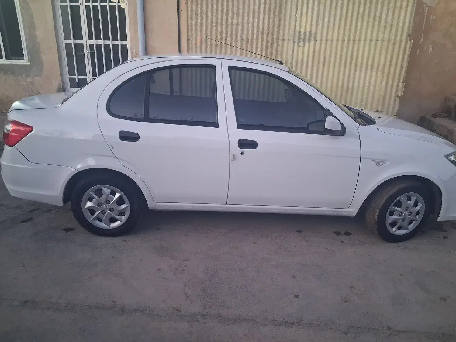 ساینا اس|خودرو سواری و وانت|قیدار, |دیوار