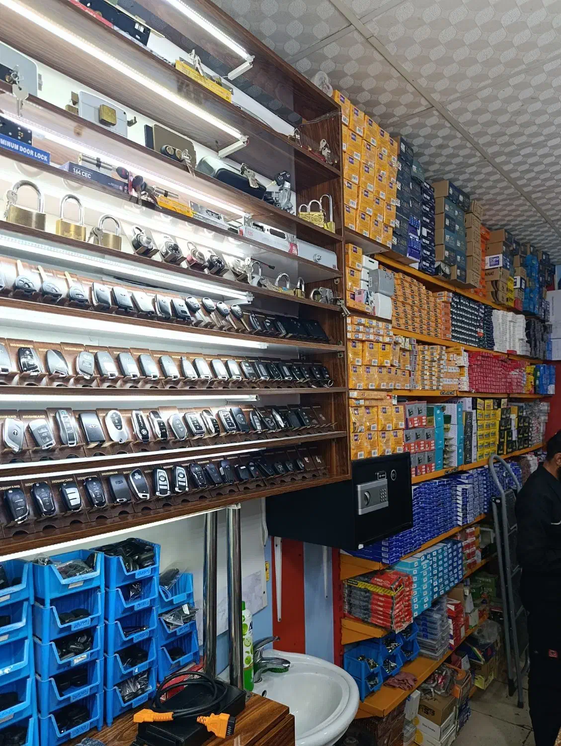 کلید سازی شبانه روزی|خدمات پیشه و مهارت|سنندج, |دیوار