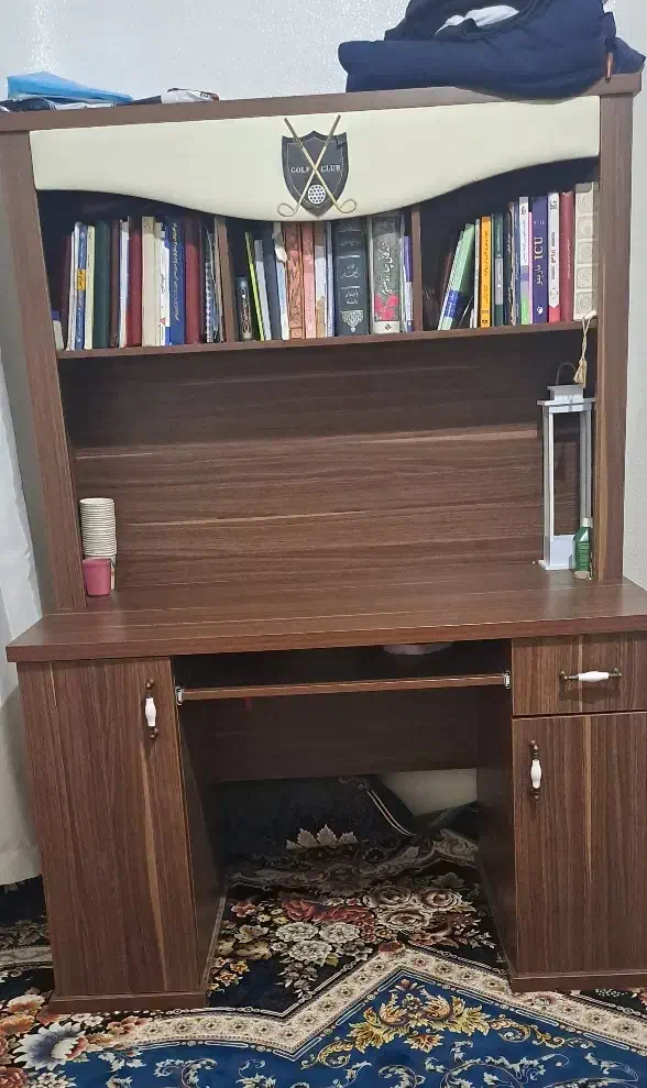 میز|میز تحریر و کامپیوتر|شاهینشهر, شهرک گلدیس|دیوار