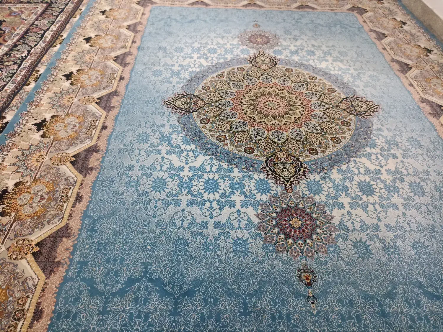 قالی فیروزه ای|فرش|سرپل ذهاب, |دیوار