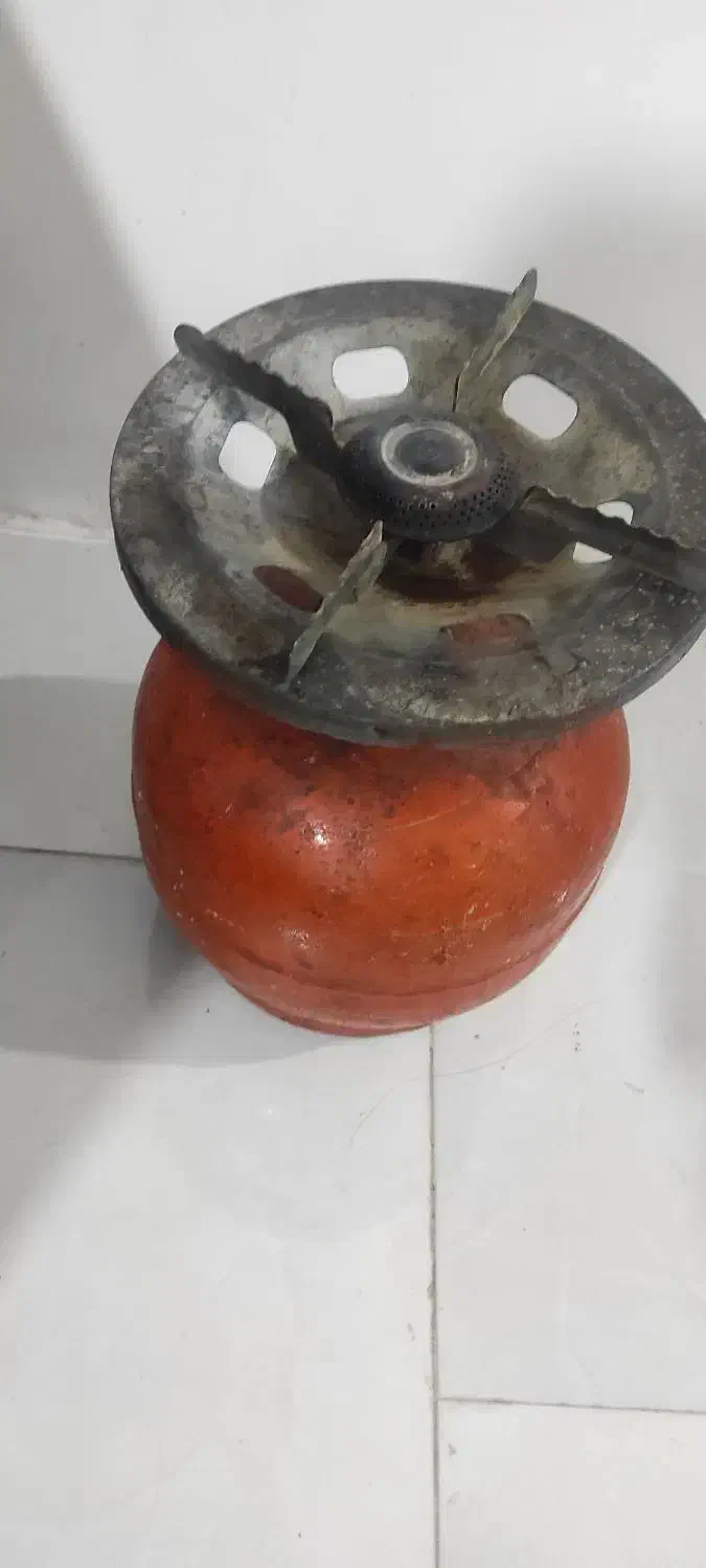 پیک نیک بوتان صحیح و سالم با سری پر گاز داخلش|اجاق گاز و لوازم برقی پخت‌وپز|پرند, فاز ۴|دیوار