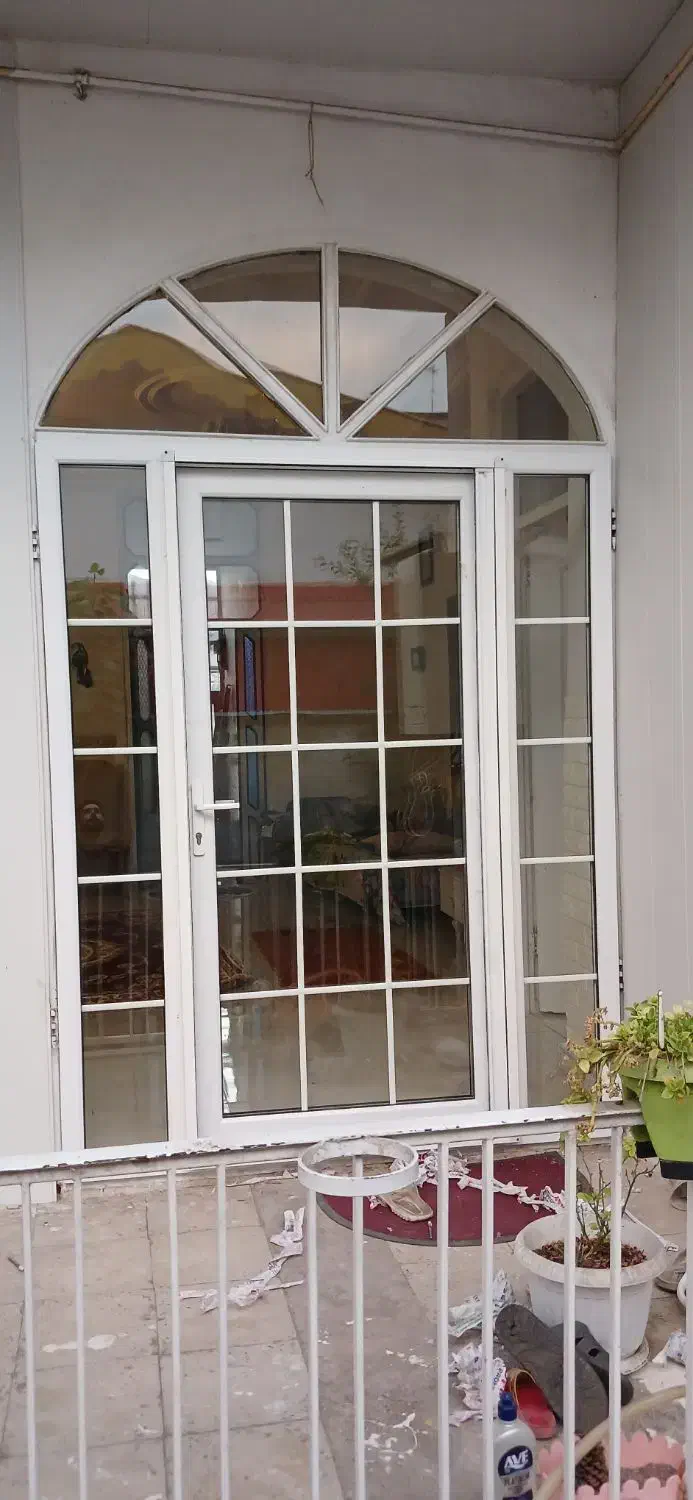 ساخت و تعمیر توری و پنجره دوجداره upvc|خدمات پیشه و مهارت|رشت, استقامت ۱|دیوار